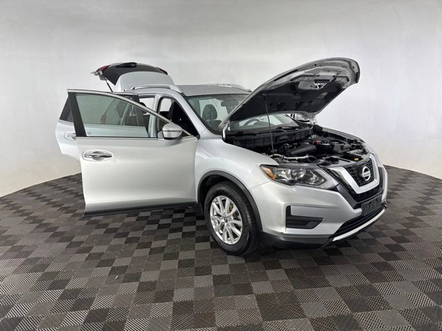 Used 2017 Nissan Rogue SV AWD/4WD image 12