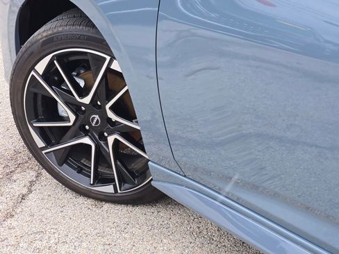 Used 2025 Nissan Sentra SR w/ SR Premium Package image 19