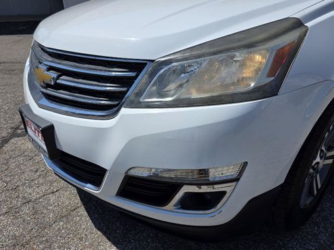 Used 2017 Chevrolet Traverse LT FWD image 38