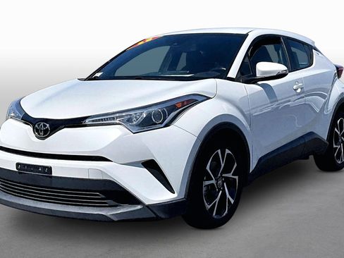 Used 2018 Toyota C-HR XLE FWD image 1