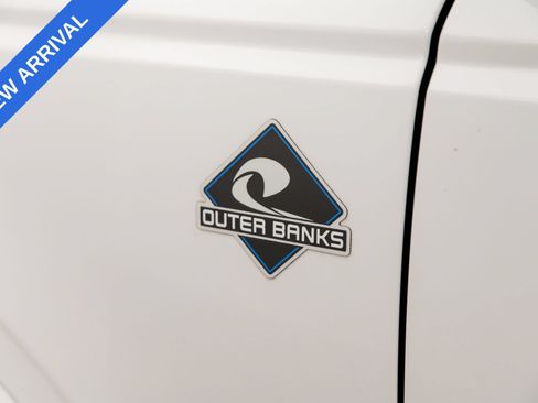 Used 2024 Ford Bronco Outer Banks AWD/4WD image 40