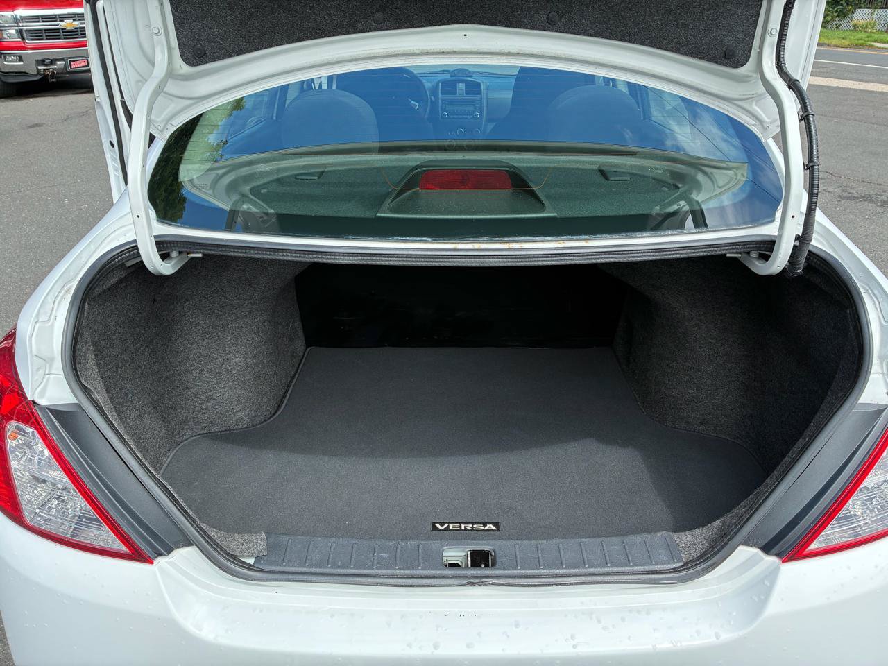 Used 2016 Nissan Versa S FWD image 23
