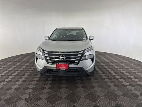 Certified 2024 Nissan Rogue SV image 2