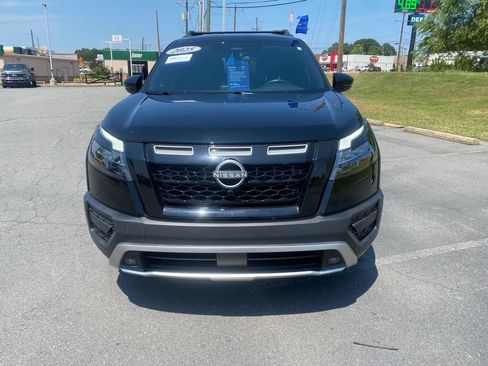 Used 2025 Nissan Pathfinder Rock Creek AWD/4WD image 2