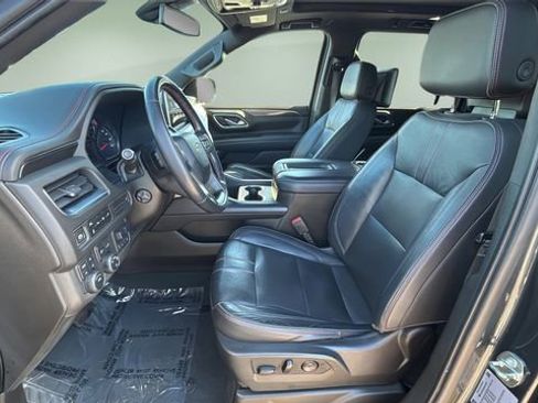 Used 2021 Chevrolet Suburban RST w/ Luxury Package image 18