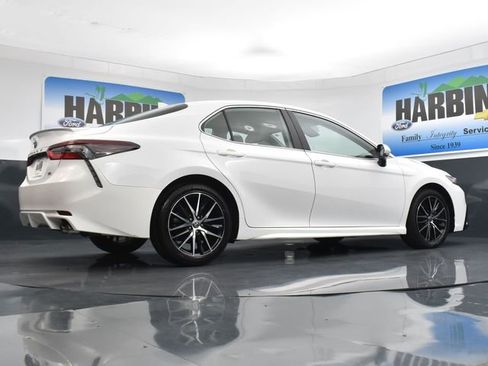 Used 2022 Toyota Camry SE FWD image 22