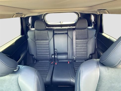 New 2025 Mitsubishi Outlander SE image 23