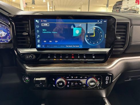 Used 2025 Chevrolet Silverado 1500 LT Trail Boss w/ LT Trail Boss Premium Package image 9