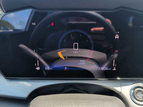Used 2025 Chevrolet Trax LT FWD image 10