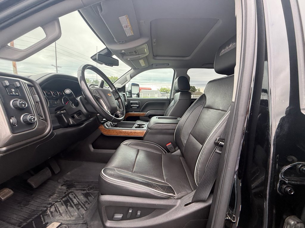 Used 2019 Chevrolet Silverado 2500 High Country w/ Duramax Plus Package AWD/4WD image 12