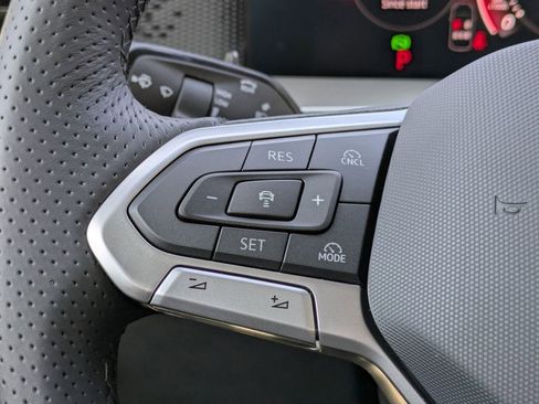 New 2026 Volkswagen Tiguan SE R-Line FWD image 32