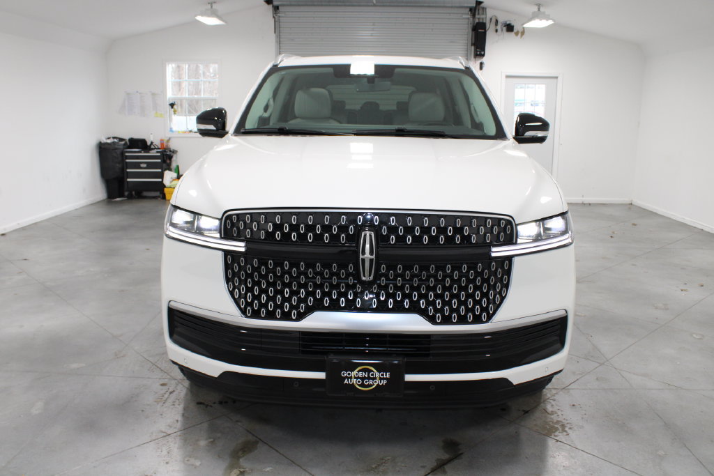 New 2026 Lincoln Navigator Reserve AWD/4WD image 2
