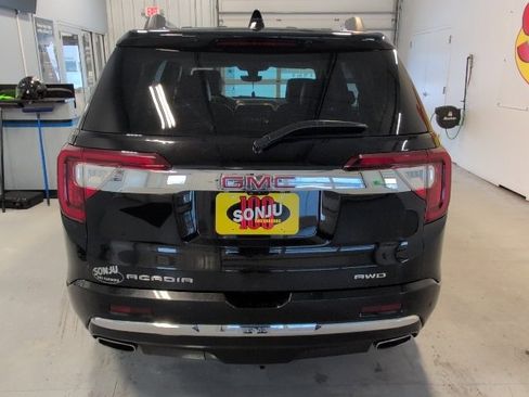 Used 2021 GMC Acadia Denali w/ GMC Pro Grade Package image 4