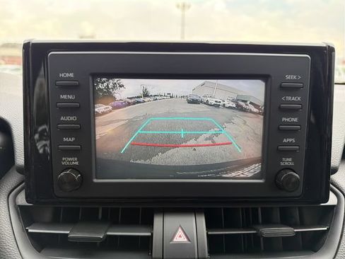 Used 2019 Toyota RAV4 XLE FWD image 13