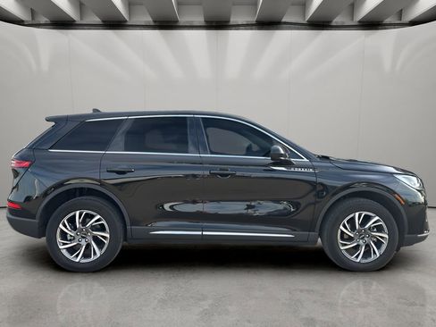 Used 2025 Lincoln Corsair AWD image 6