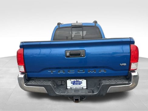 Used 2016 Toyota Tacoma SR5 w/ Towing Package image 7