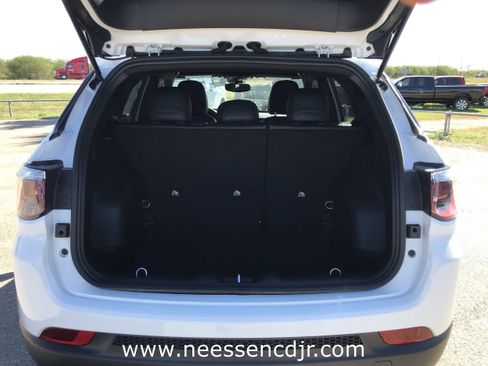 New 2026 Jeep Compass Latitude image 20