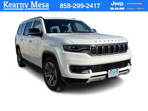 Used 2024 Jeep Wagoneer L Series II w/ Flexible Seating Group AWD/4WD image 1
