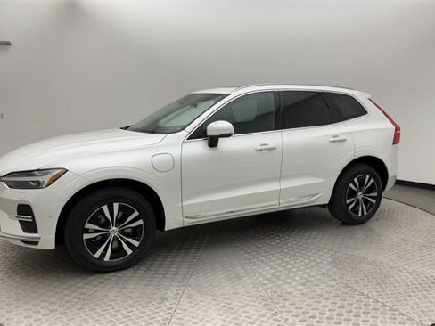 Certified 2022 Volvo XC60 T8 Inscription Expression image 6