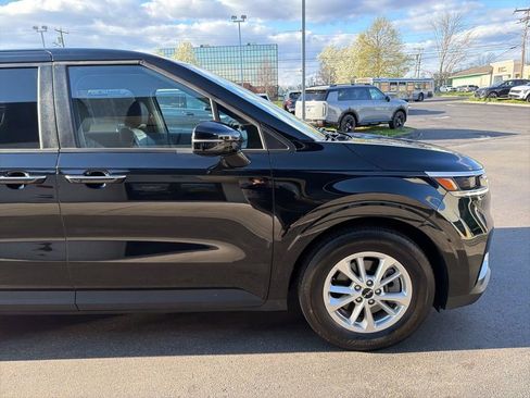 Used 2024 Kia Carnival LX FWD image 5