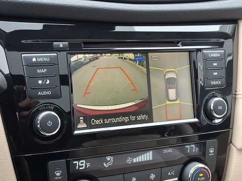 Used 2020 Nissan Rogue SL w/ Premium Package image 18