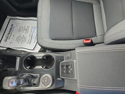 New 2025 Ford Bronco 4-Door AWD/4WD image 21