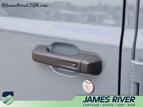 Used 2024 Jeep Wrangler Unlimited Rubicon AWD/4WD image 19