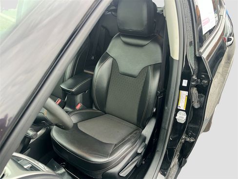 Used 2021 Jeep Compass Latitude image 18