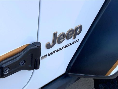 Used 2023 Jeep Wrangler Unlimited Rubicon 392 AWD/4WD image 31