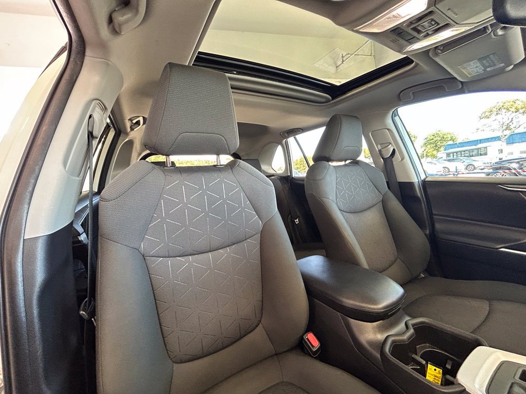 Used 2022 Toyota RAV4 XLE w/ Convenience Package FWD image 30
