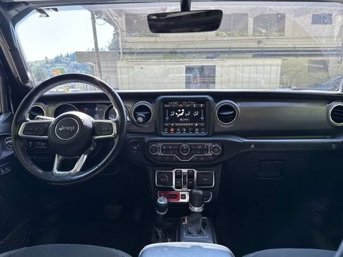 Used 2021 Jeep Wrangler Unlimited Rubicon 4xe w/ Cold Weather Group AWD/4WD image 11
