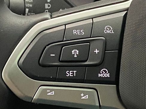 New 2026 Volkswagen Tiguan SE image 14