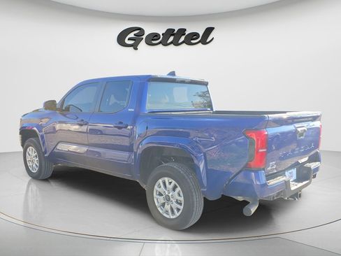 Used 2025 Toyota Tacoma SR5 AWD/4WD image 7