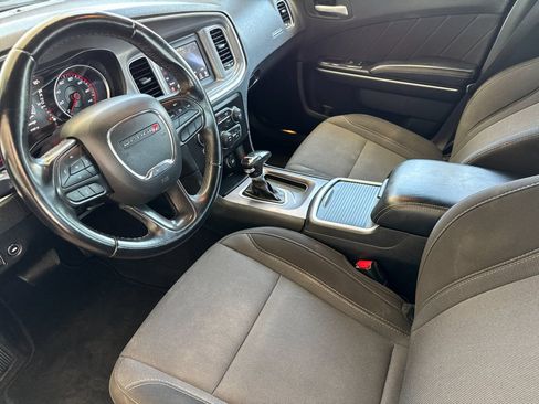 Used 2022 Dodge Charger SXT RWD image 9