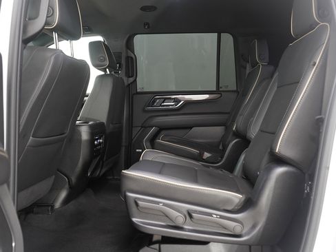 Used 2025 GMC Yukon XL Elevation w/ LPO, Get Active Package image 20
