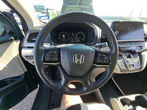 Used 2025 Honda Odyssey EX-L image 12