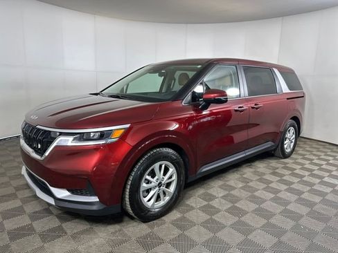 Used 2023 Kia Carnival LX image 7