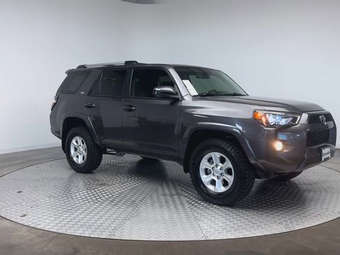 Used 2019 Toyota 4Runner SR5 image 2