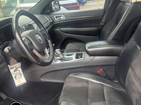 Used 2019 Jeep Grand Cherokee Altitude AWD/4WD image 6