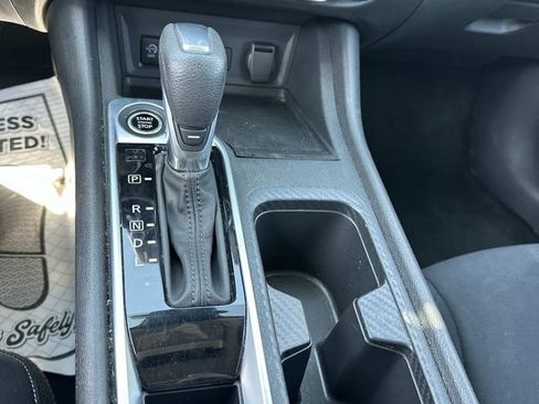 Used 2025 Nissan Sentra SV FWD image 25