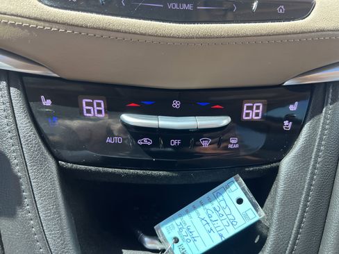 Used 2017 Cadillac XT5 Platinum w/ Driver Assist Package image 27