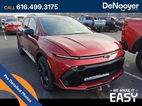 Used 2024 Chevrolet Equinox EV RS image 2