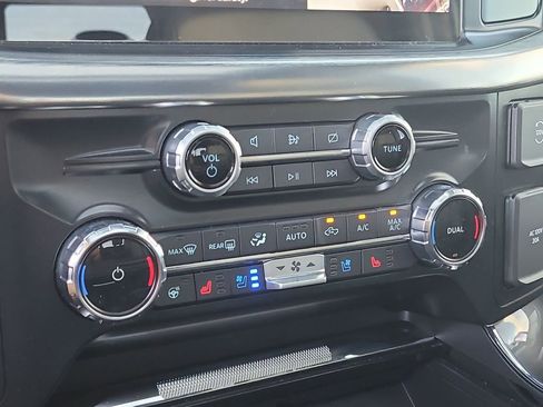 Used 2022 Ford F150 Lariat w/ Equipment Group 502A High image 23