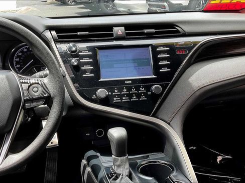 Used 2020 Toyota Camry LE FWD image 6