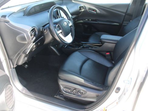 Used 2018 Toyota Prius Prime Premium FWD image 12