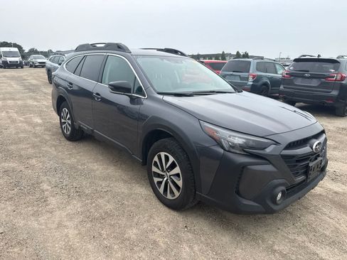 Used 2024 Subaru Outback Premium AWD/4WD image 4