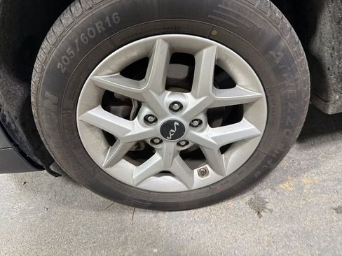 Used 2024 Kia Soul LX w/ Option Group 015 image 36