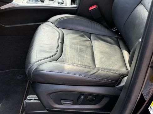 Used 2023 Ford Explorer Platinum w/ Technology Package AWD/4WD image 21