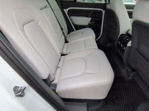 Used 2025 Land Rover Defender 110 X-Dynamic SE image 21