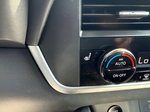 Used 2025 Nissan Rogue SV AWD/4WD image 10